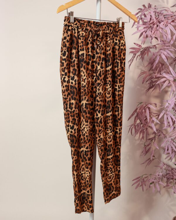 Calça de elastico com estamp de onça ZARA - PP