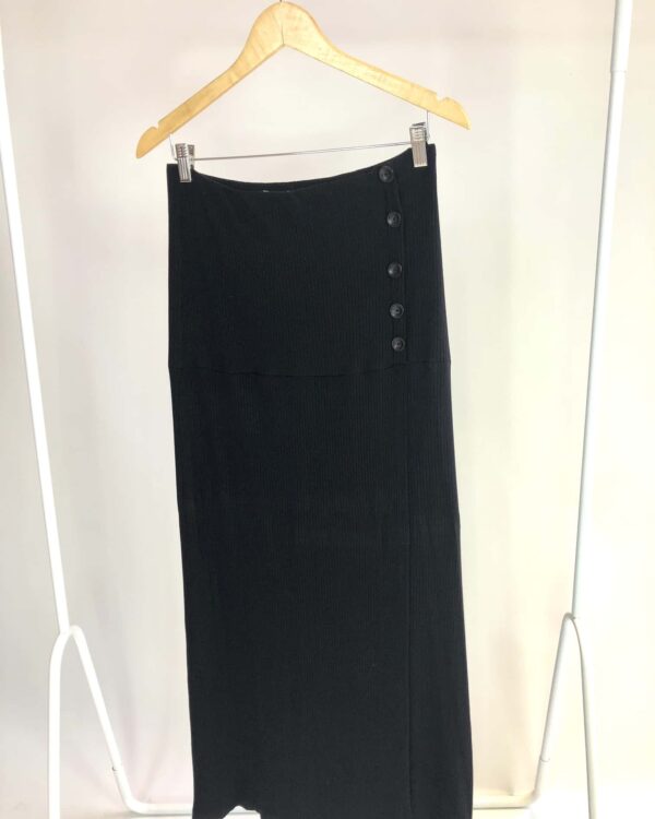 Saia longa preta canelada detalhe botões ATEEN - M