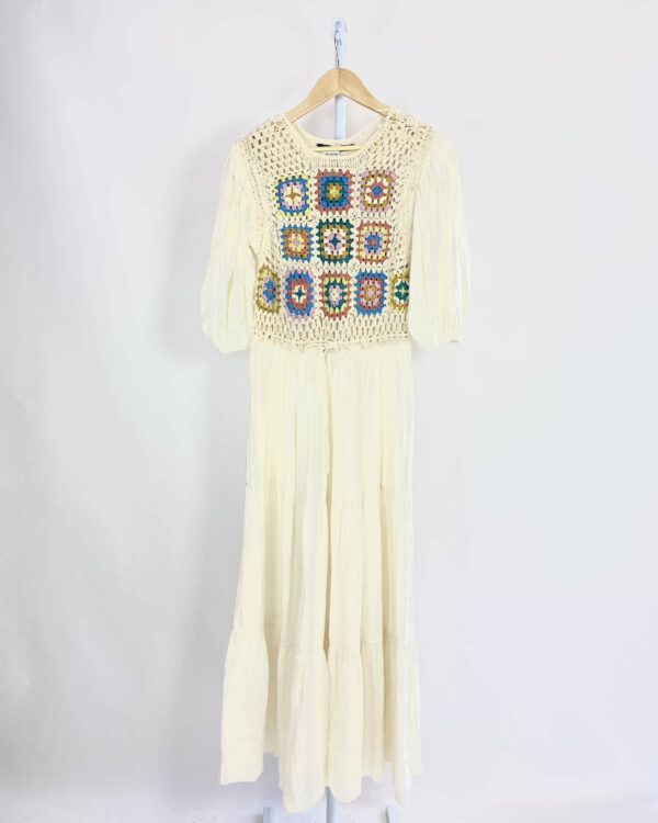 Vestido longo bege com busto em crochet colorido e manga bufante ZARA - PP