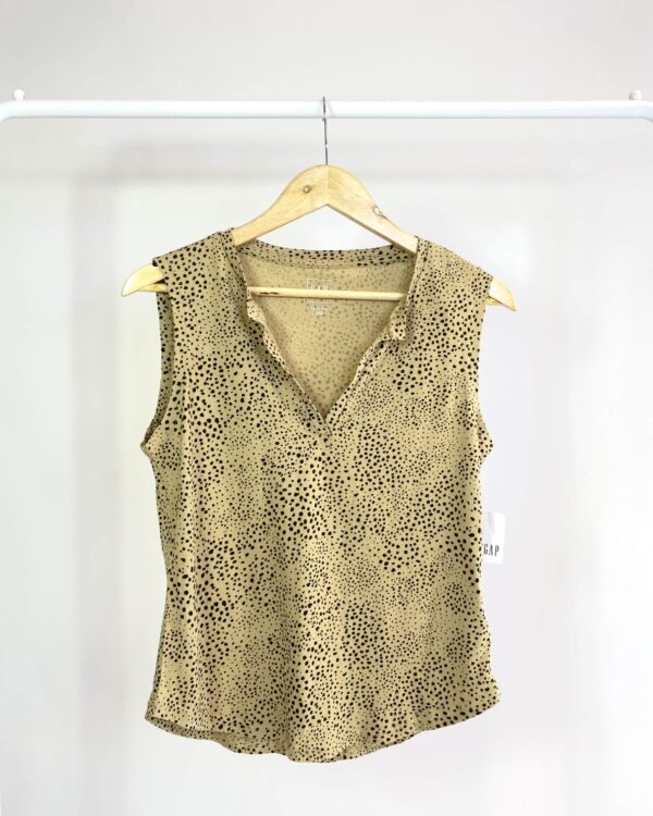 Regata estampa onça GAP - PP ( NUNCA USADA)