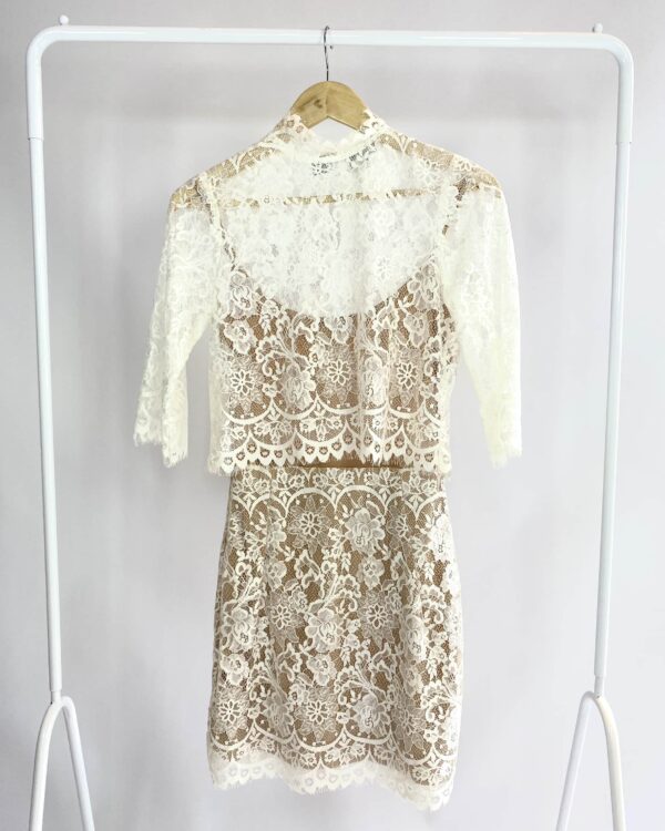 Vestido curto de renda branco com sobreposição LITT - 40 - VENDIDO SIST OTO