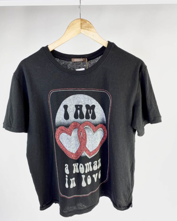 T shirt preta estampa frente MIXED - M ( NUNCA USADA)