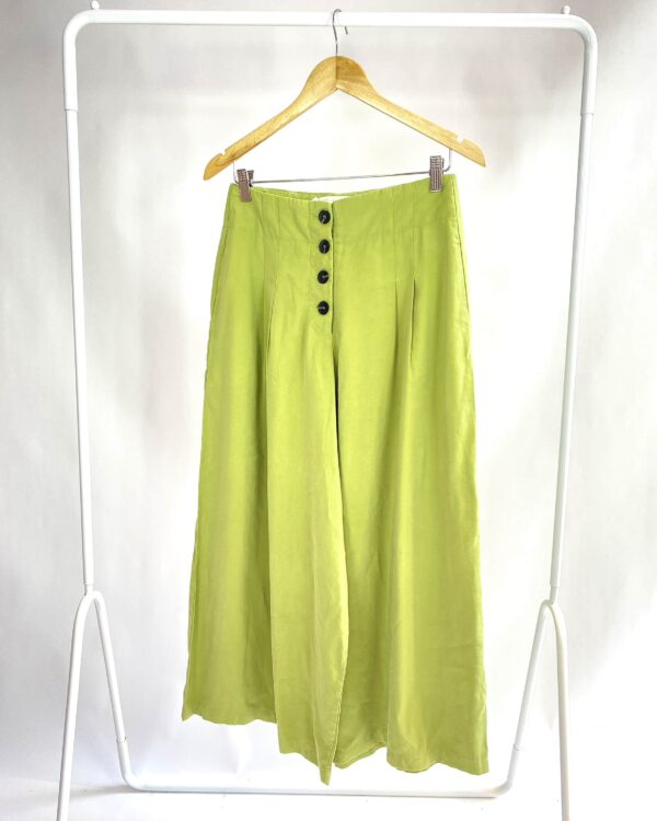 Calça pantacourt verde botões NANAMINZE - 40