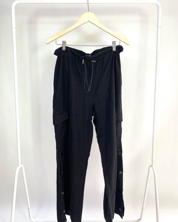 Calça preta com detalhes ZINZANE - P