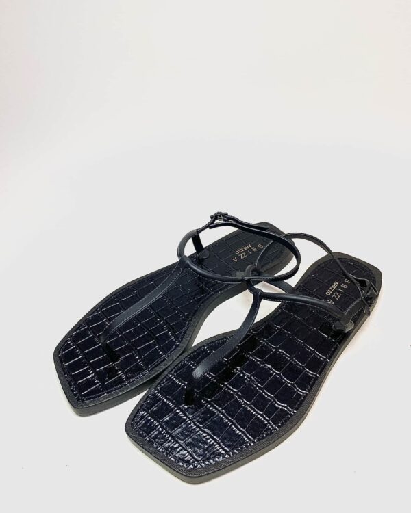 Sandália rasteira preta croco AREZZO - 37/8 * nunca usada*