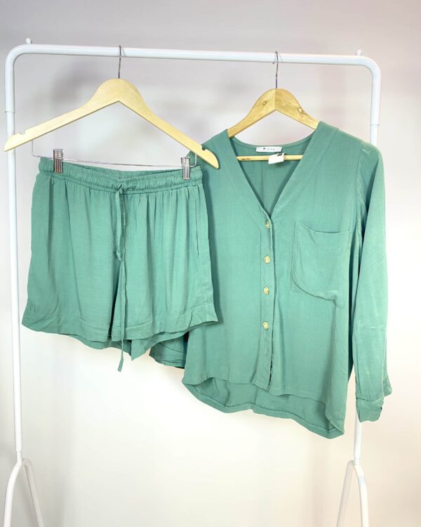 Conjunto blusa e short verde VERVE - P