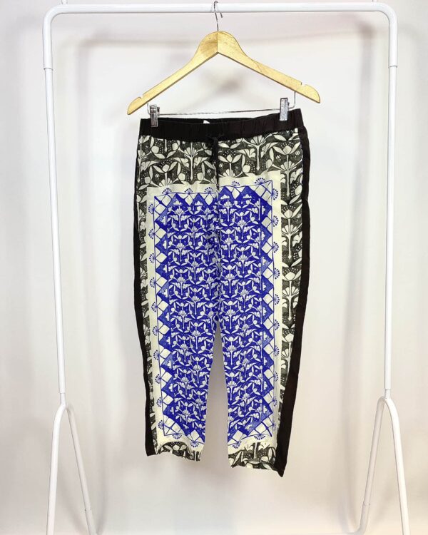 Calça jogger seda estampa lenço azul e cinza ATEEN - 38