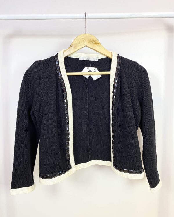 Bolero trico preto gola e punho off e bordado pedras ATEEN - PP - - VENDIDO SISTEMA OTO
