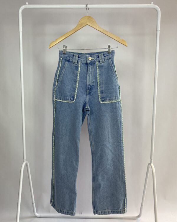 Calça jeans com botão flor ZARA - 32