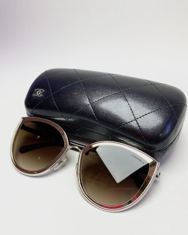 Óculos de sol gatinho redondo borda rosê CHANEL - U