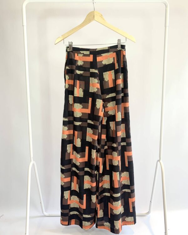 Calça pantalona crepe estampa geométrica laranja, preto e marrom FYI - 34 - VENDIDO SISTEMA OTO