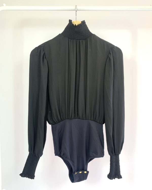 Body preto com gola - P