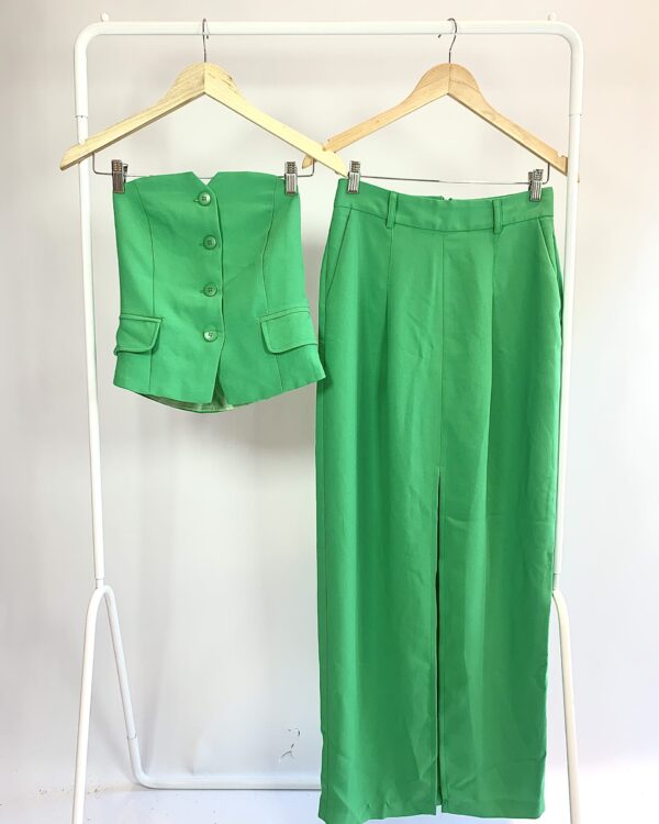 Conjunto saia e cropped verde ESMERAL - P - VENDIDO SISTEMA OTO