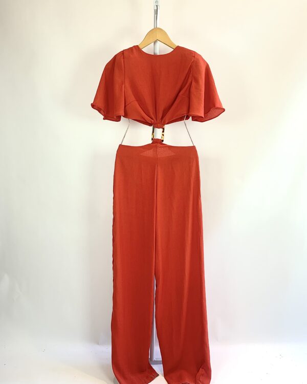 Macacão vermelho com abertura LETIH - P