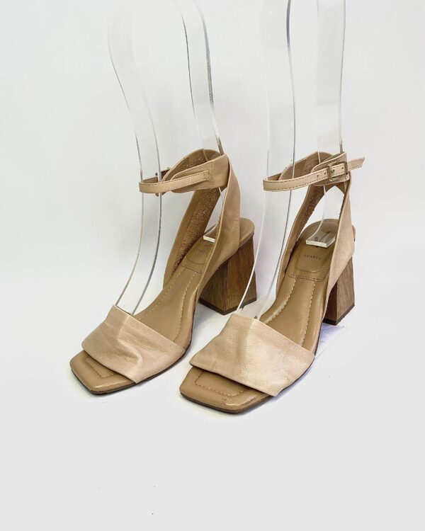 Sandália salto bloco madeira tiras bege SVARTS - 36