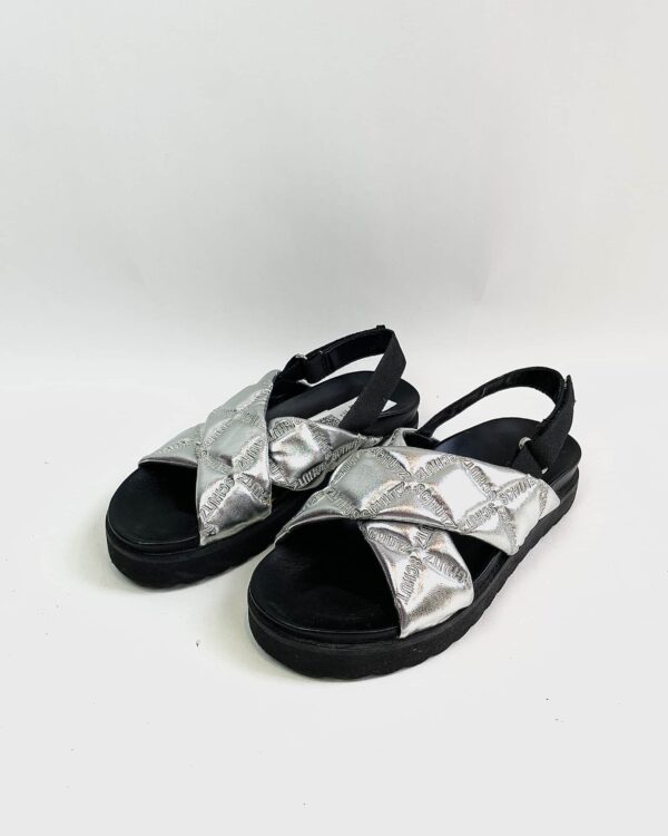 Papete tratorada matelassê prata SCHUTZ - 36