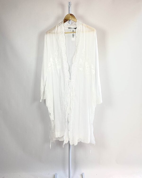 Sobreposição branca com renda ANIMALE - M