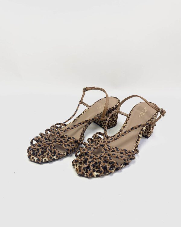 Sandália trançada caramelo e preto salto animal print AREZZO - 38 *nunca usada*
