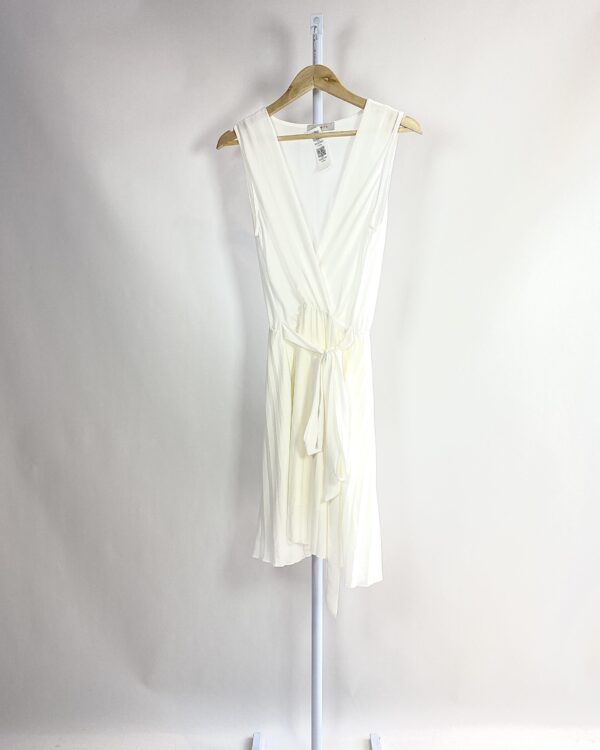 Vestido branco decote tranpassado JUMPS - P - vendido sistema oto