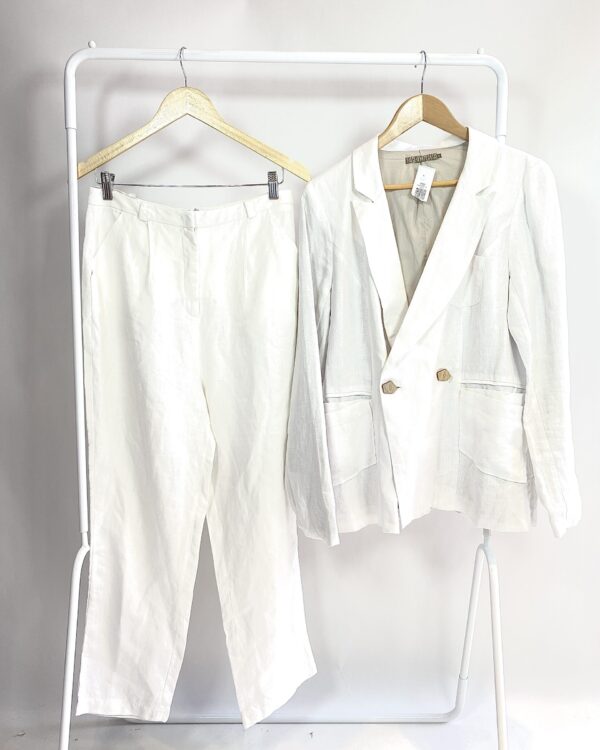 Conjunto de blazer e calça - G