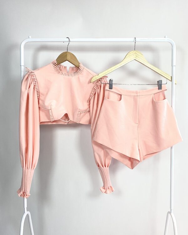 Conjunto short e cropped manga longa rosa HAND LACE - 36 *nunca usado* - VENDIDO SISTEMA OTO