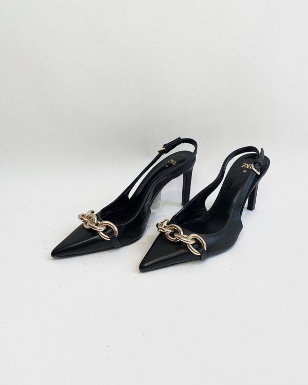Scarpin preto detalhe corrente dourada ZARA - 34 - VENDIDO SISTEMA OTO