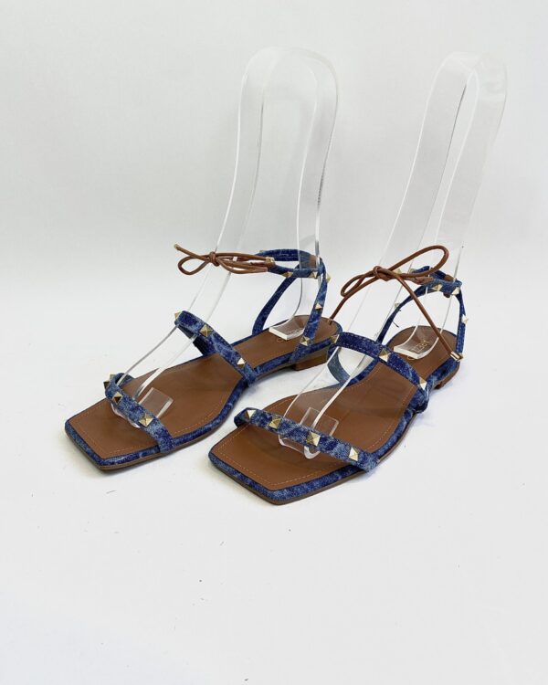 Rasteira jeans tachas douradas AREZZO - 38