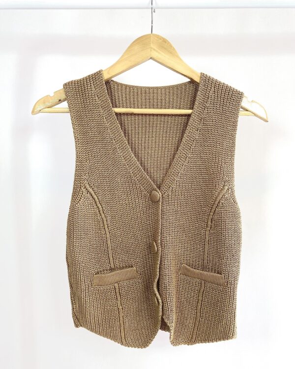 Colete marrom de tricot - P