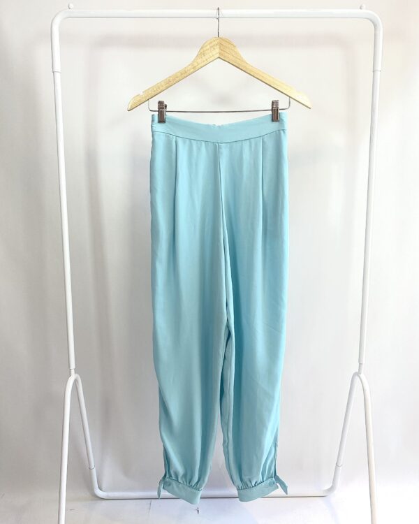 Calça azul LOJA 3 - P - VENDIDO SISTEMA OTO