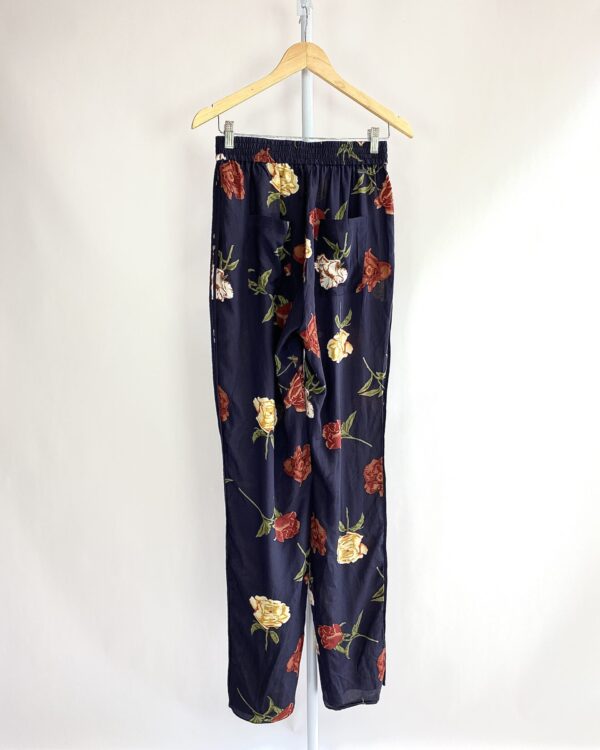 Calça azul marinho com estamp de flor de seda LE LIS BLANC - 40