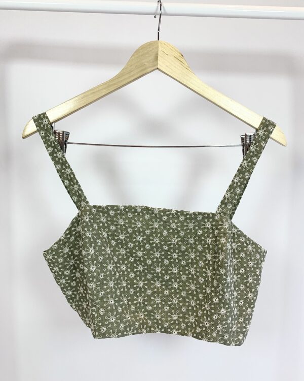 Cropped bordado alcinha verde musgo AHKA - G ( nunca usado) *VENDIDO SISTEMA OTO*