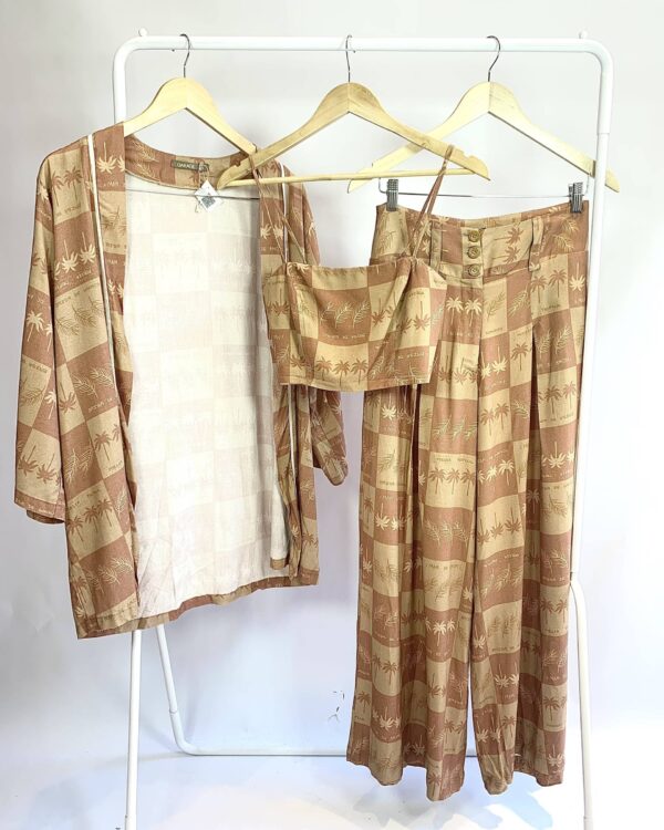 Trijunto calça cropped e kimono marrom com estamp GARAGE - P - VENDIDO SISTEMA OTO