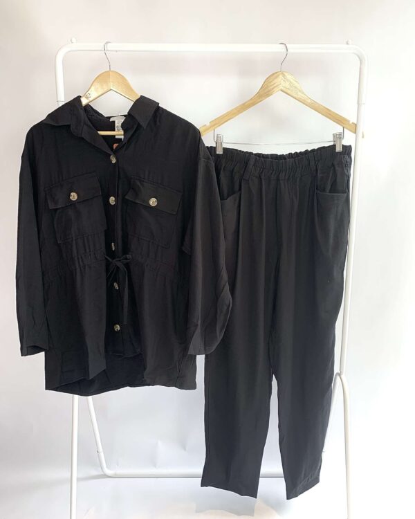 Conjunto calça e parka preta  ID - G *nunca usada* - VENDIDO SISTEMA OTO