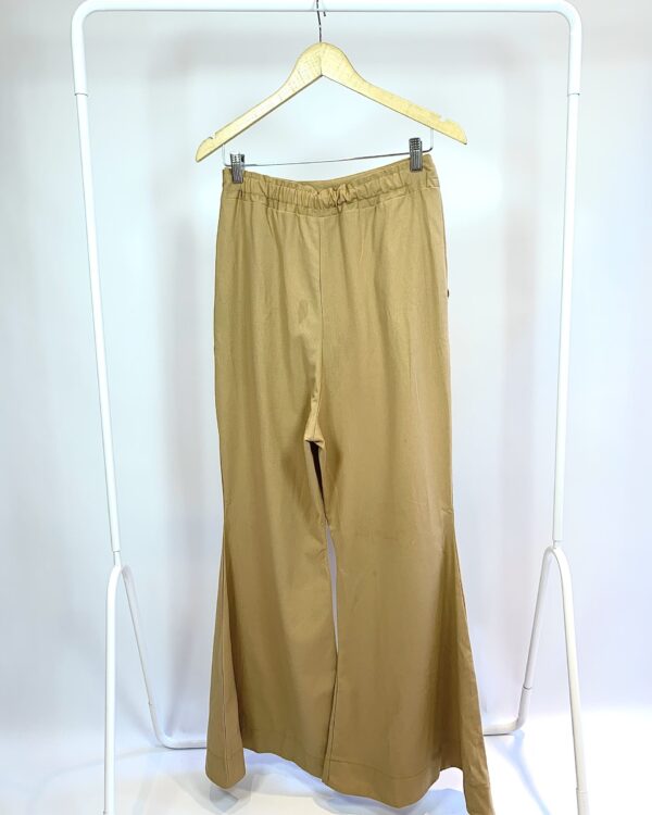 Calça flare linho caramelo FARM *nunca usada* - P - VENDIDO SISTEMA OTO