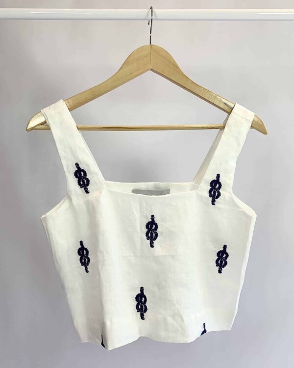 Blusa linho branca com bordado azul escuro THE - PP  *colecao atual* - VENDIDO SISTEMA OTO