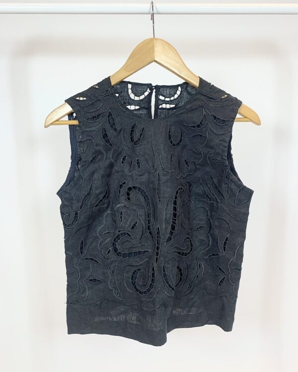 Blusa preta bordado - P