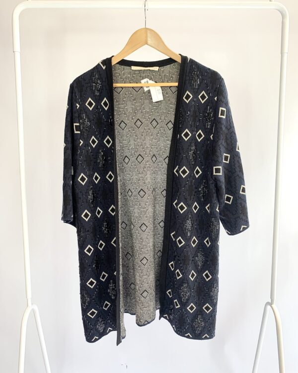 Kimono tricot azul marinho estampa preta e cinza bordado canutilho ANIMALE - M - VENDIDO NO SISTEMA OTO