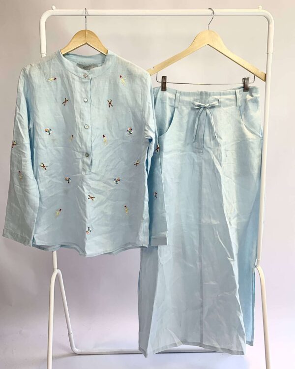 Conjunto linho azul saia e blusa com bordado THE - P  *colecao atual*