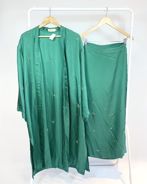 Conjunto verde de seda saia e kimono com bordado HORTO - 40 - VENDIDO SISTEMA OTO