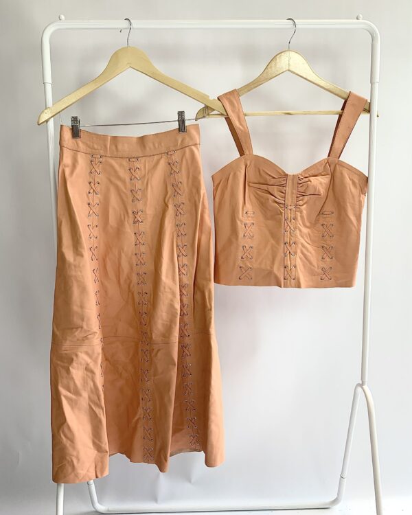 Conjunto salmão saia e cropped couro detalhes amarração AMITZ - P - VENDIDO SISTEMA OTO