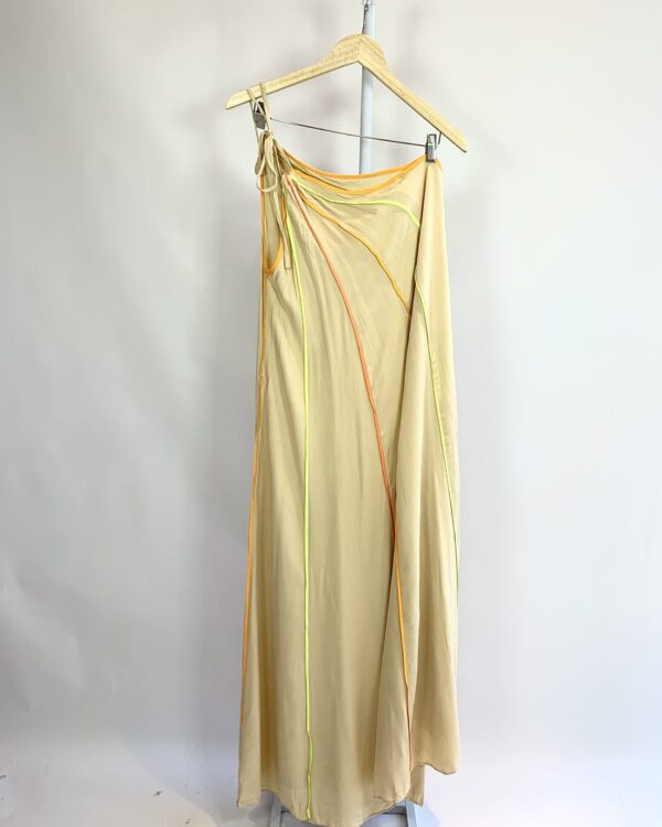 Vestido longo bege um ombro viés colorido DRESS TO - PP - VENDIDO SIST OTO