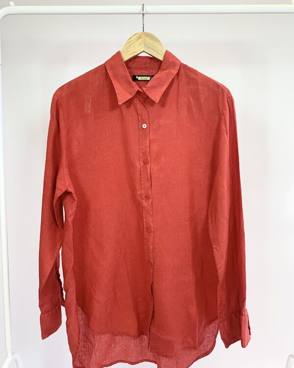 Camisa vermelha REVERSA - M VENDIDO SISTEMA OTO