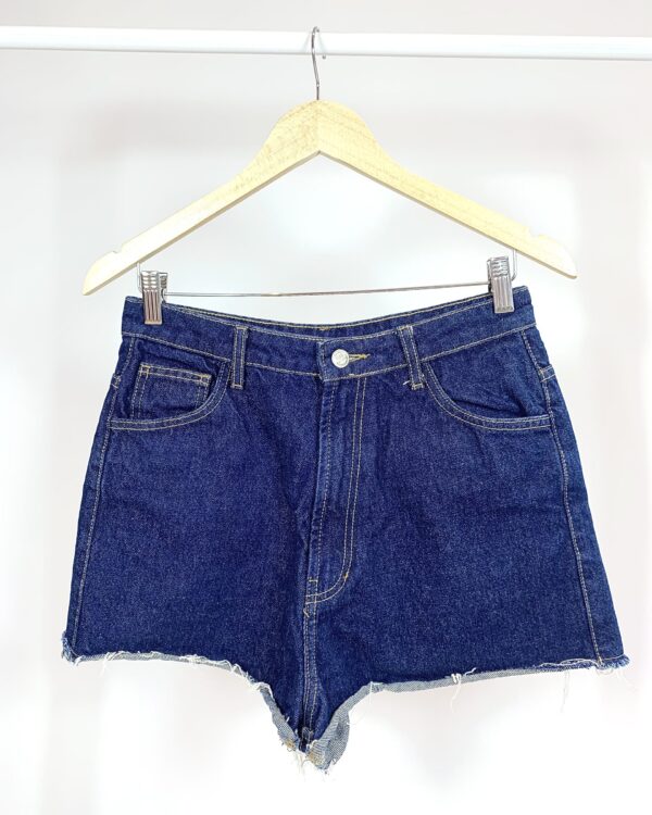 Short jeans lavagem escura FARM - 40 (VENDIDO SISTEMA OTO)