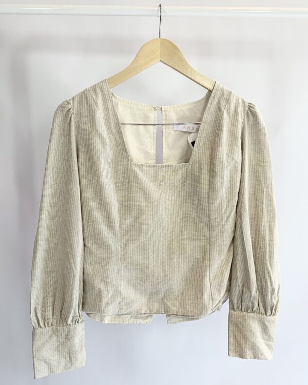 Blusa algodão cru decote quadrado  AHKA - P (nunca usada)