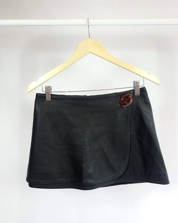 Saia couro curta preta CRIS BARROS - 34 - VENDIDO SISTEMA OTTO