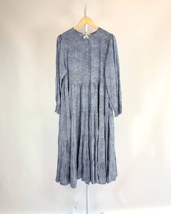 Vestido midi botões lavanda estampa poás marinho saia ampla VANESSA TOBLER - M - VENDIDO SISTEMA OTO