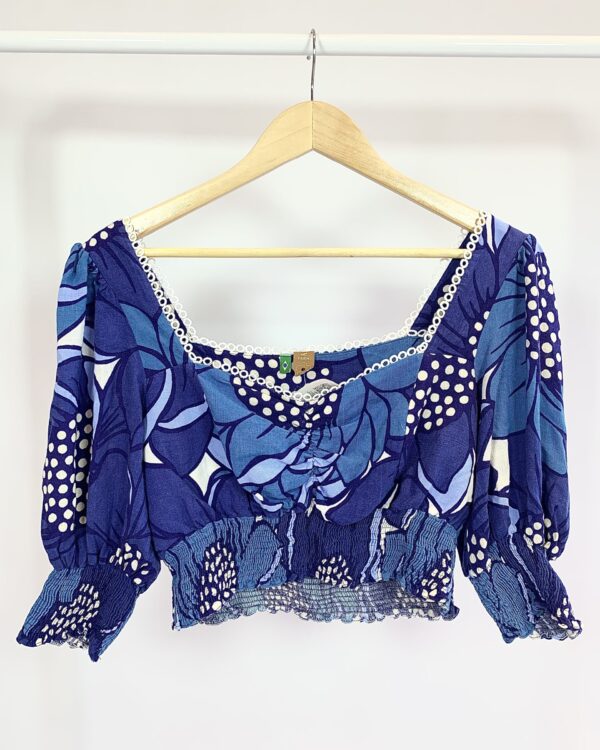 Cropped manga bufante  estampa azul FARM - M