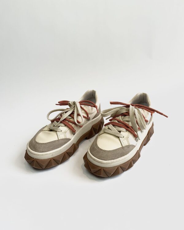 Tênis bege com detalhes SCHUTZ - 36 - VENDIDO SIST OTO