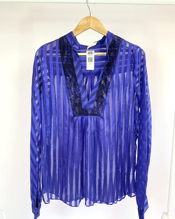 Blusa azul com renda preta OFFEN - 40 - VENDIDO SISTEMA OTO