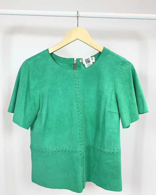 Blusa verde com detalhes na frente camurça AMITZ - 38 - VENDIDO SISTEMA OTO